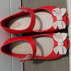 Mini Melissa red shoe with tan bow 🎀